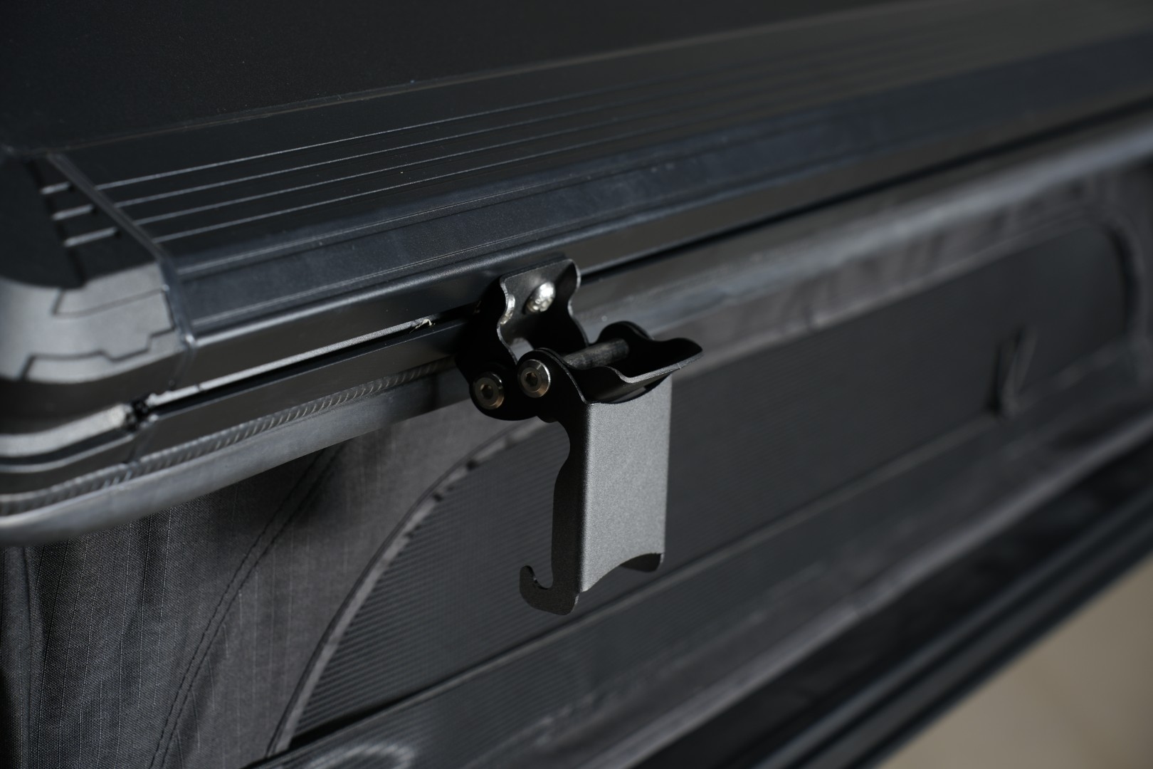 Fjällvila UppTäcka hardcover rooftop tent - Black Diamond